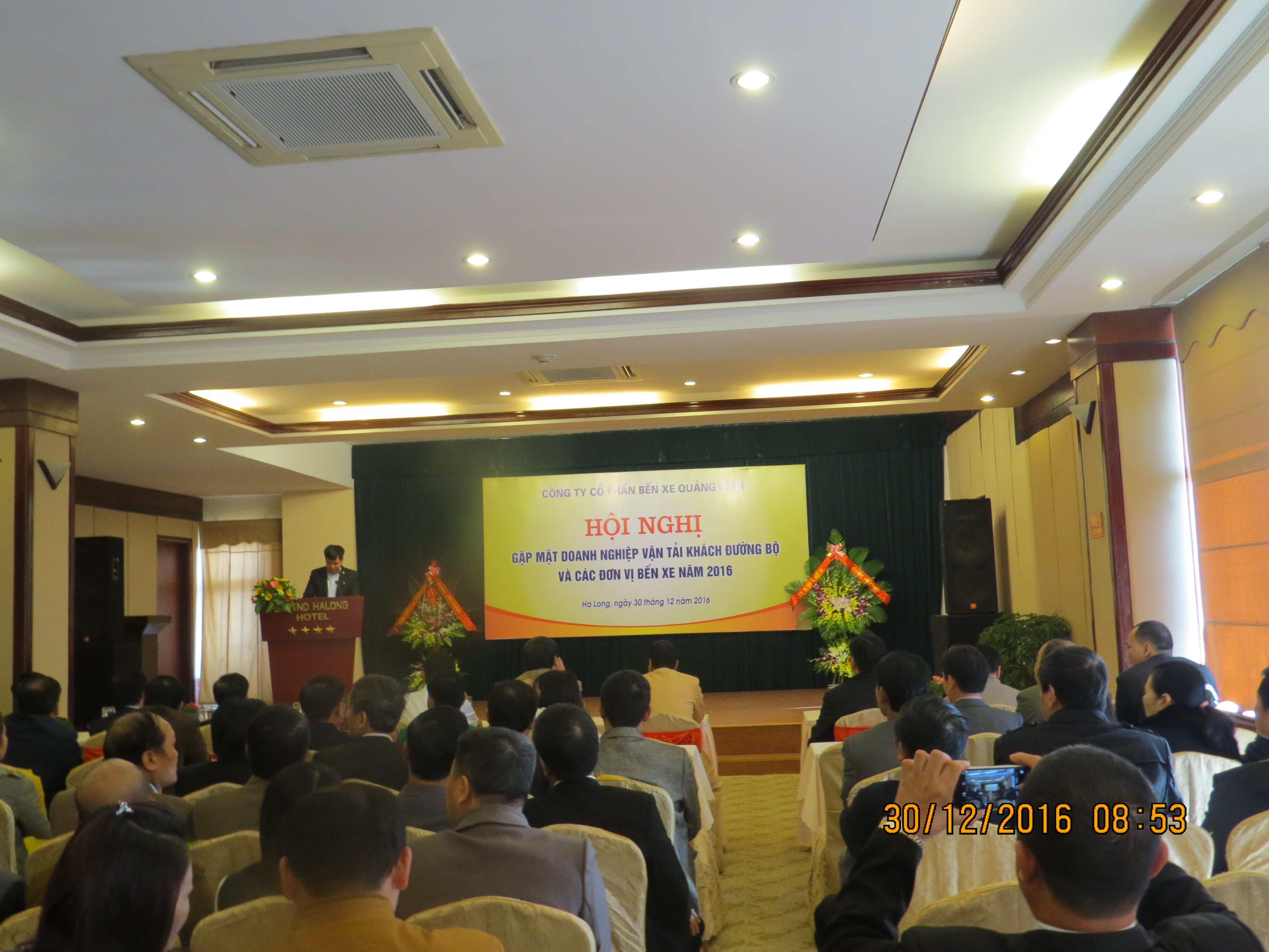 Ngày 30/12/2016, Công ty cổ phần Bến xe Quảng Ninh đã tổ chứcToàn cảnh Hội nghị gặp mặt doanh nghiệp vận tải đường bộ và các đơn vị bến xe năm 2016 tại khách sạn Công Đoàn Quảng Ninh